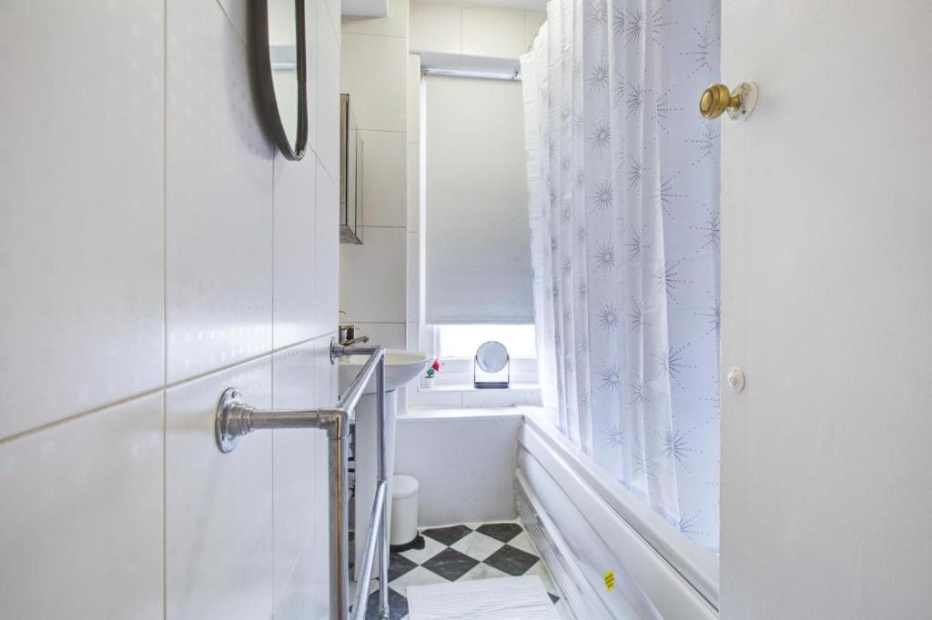 Edgware Road Comfortable Apartamento *