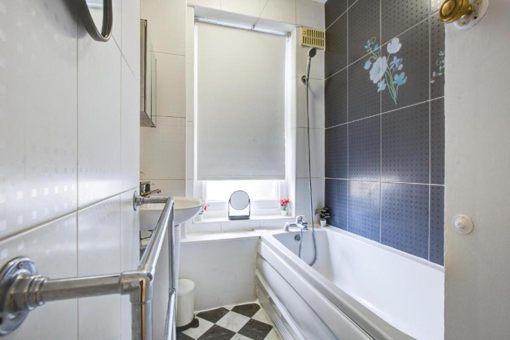 Edgware Road Comfortable Apartamento *